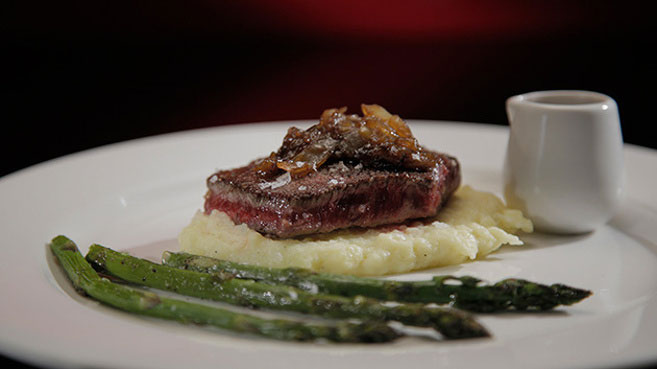  Robert & Lynzey Wagu Eye Fillet with Caramelised Onions and Potato Purée Recipe